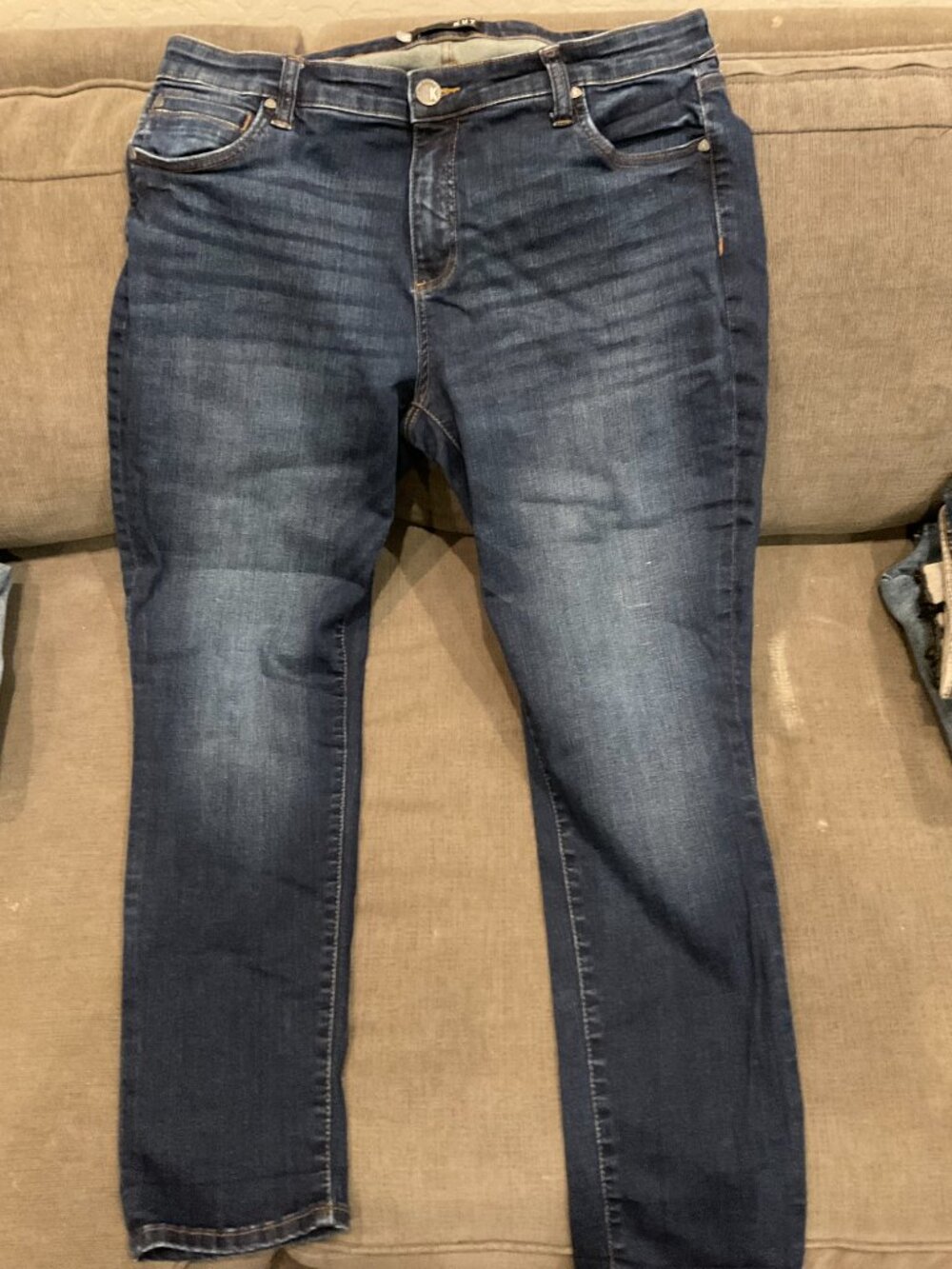 Kut from the Kloth Dark Wash Straight Leg Jeans | Size 14W | Plus | Like New - Picture 2 of 4